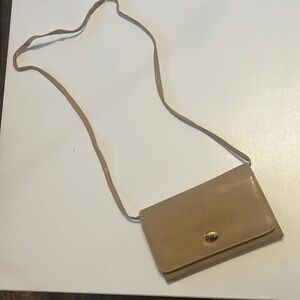 Mundi womens crossbody tan